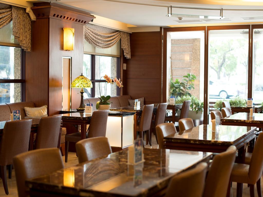 Hotel Dion Taichung Luaran gambar