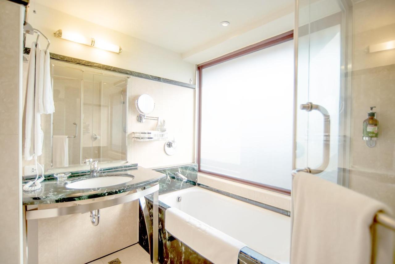 Hotel Dion Taichung Luaran gambar
