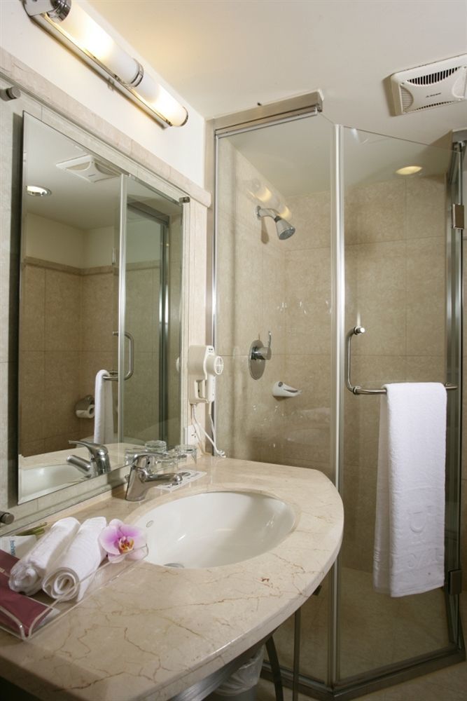 Hotel Dion Taichung Luaran gambar