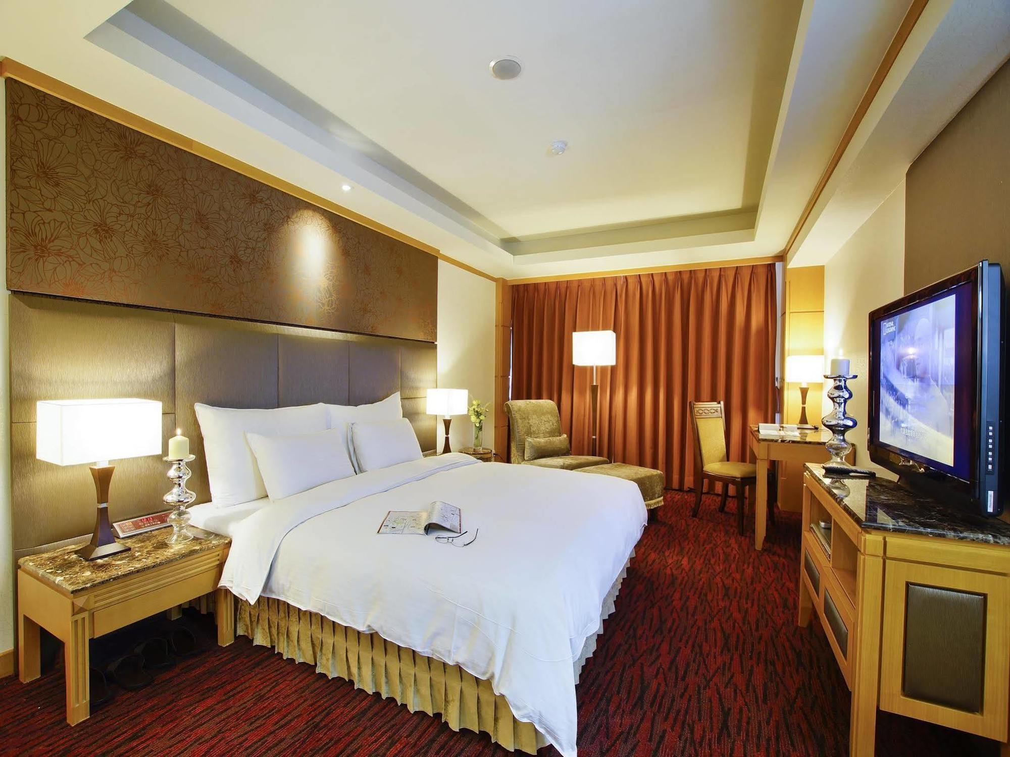 Hotel Dion Taichung Luaran gambar