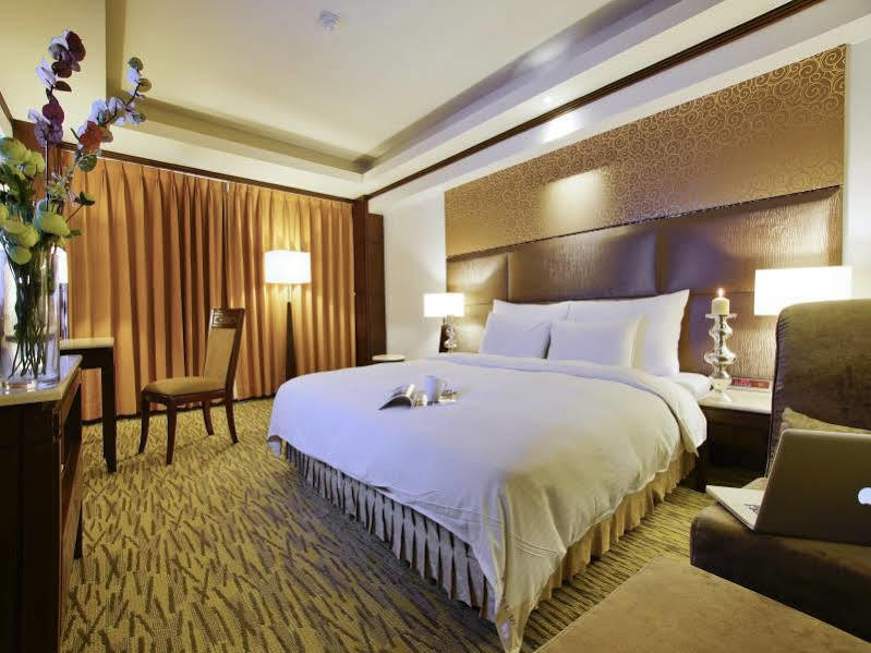 Hotel Dion Taichung Luaran gambar